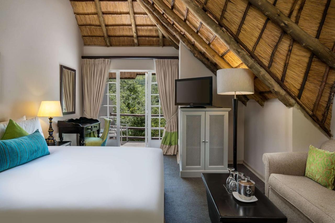 Mount Grace Hotel & Spa Magaliesburg Extérieur photo A room at the hotel