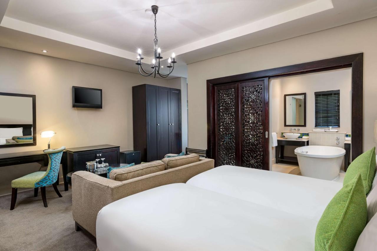 Mount Grace Hotel & Spa Magaliesburg Extérieur photo A room at the hotel