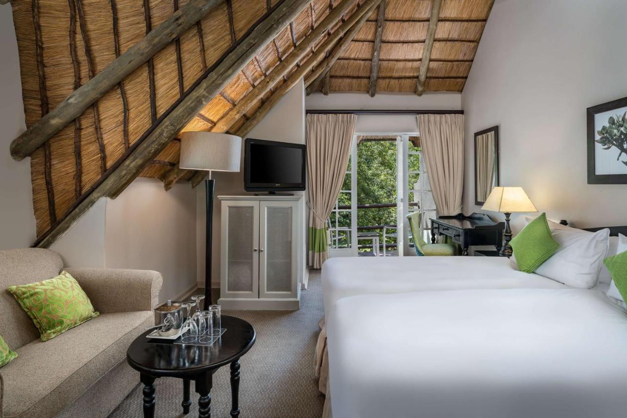 Mount Grace Hotel & Spa Magaliesburg Extérieur photo A room at the hotel