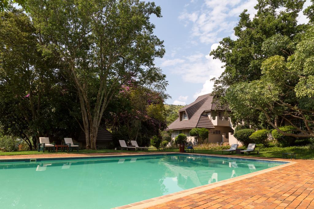 Mount Grace Hotel & Spa Magaliesburg Extérieur photo The swimming pool at the hotel