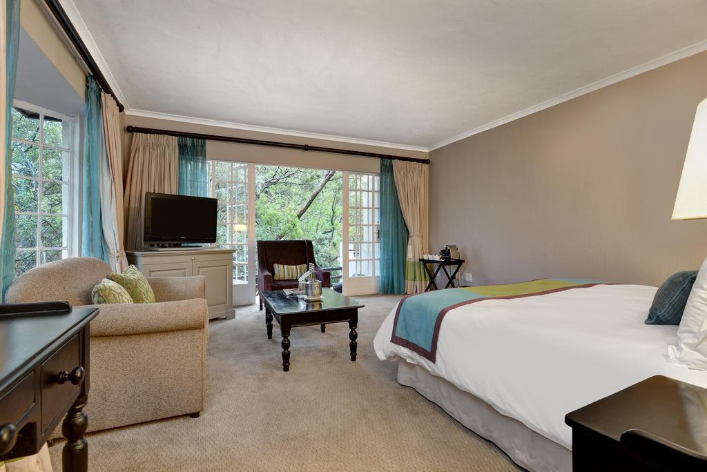 Mount Grace Hotel & Spa Magaliesburg Extérieur photo A room at the Taj Bengal