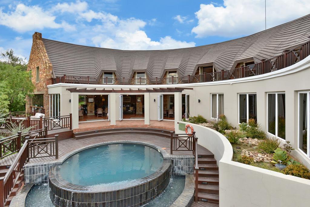 Mount Grace Hotel & Spa Magaliesburg Extérieur photo The home of the late singer Michael Jackson