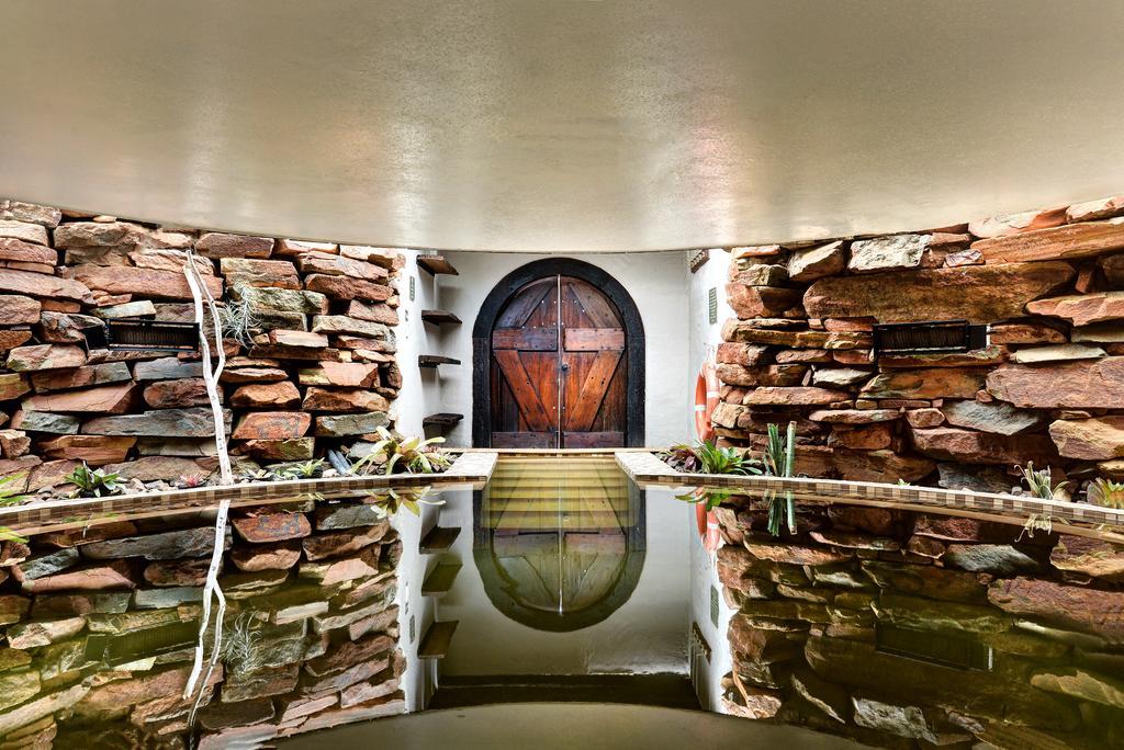 Mount Grace Hotel & Spa Magaliesburg Extérieur photo Entrance to the house