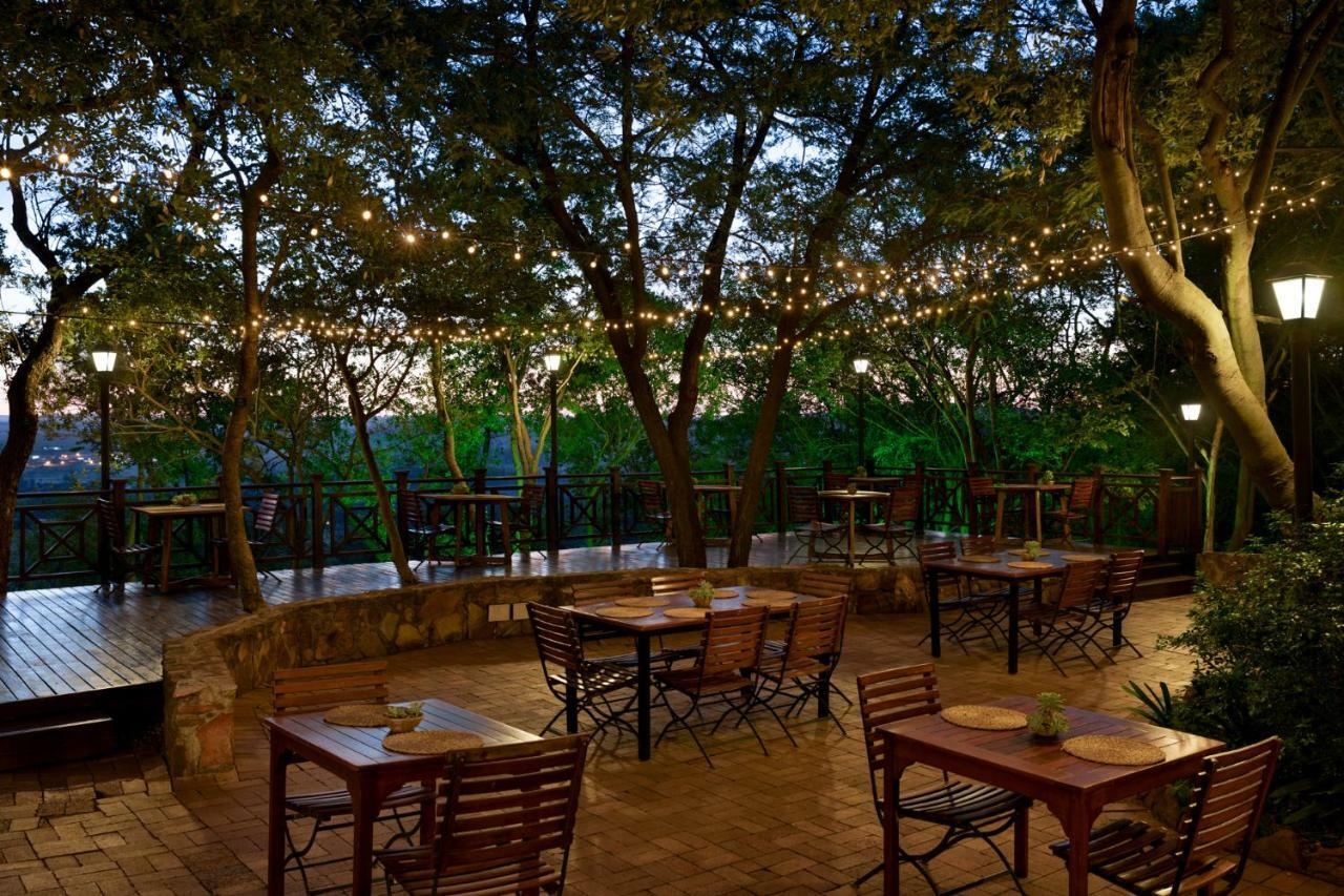Mount Grace Hotel & Spa Magaliesburg Extérieur photo The restaurant's garden