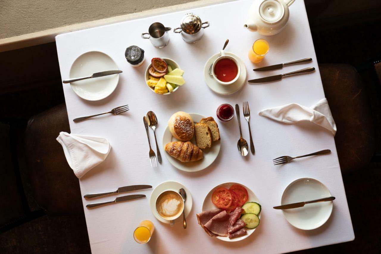 Mount Grace Hotel & Spa Magaliesburg Extérieur photo A typical English breakfast